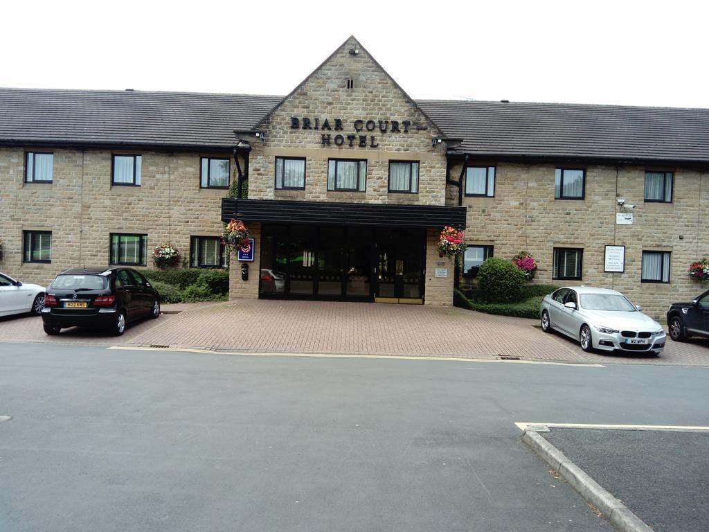 The Briar Court Hotel Huddersfield Bagian luar foto